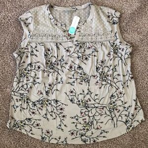 Taravel Crochet Detail Knit Top